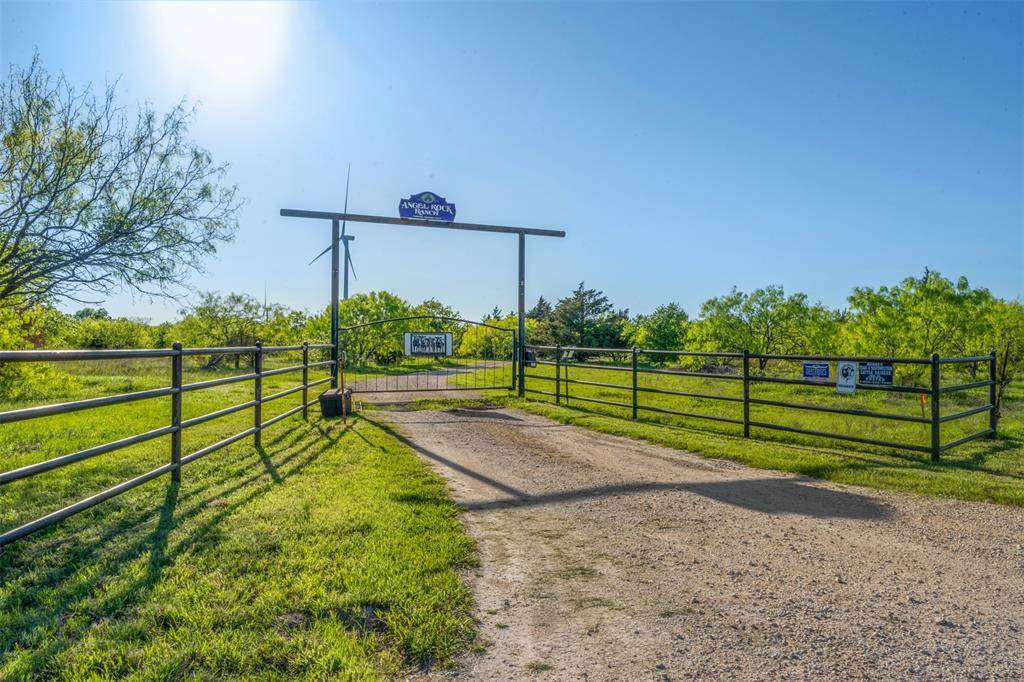 Hubbard, TX 76648,143 Private Road 342