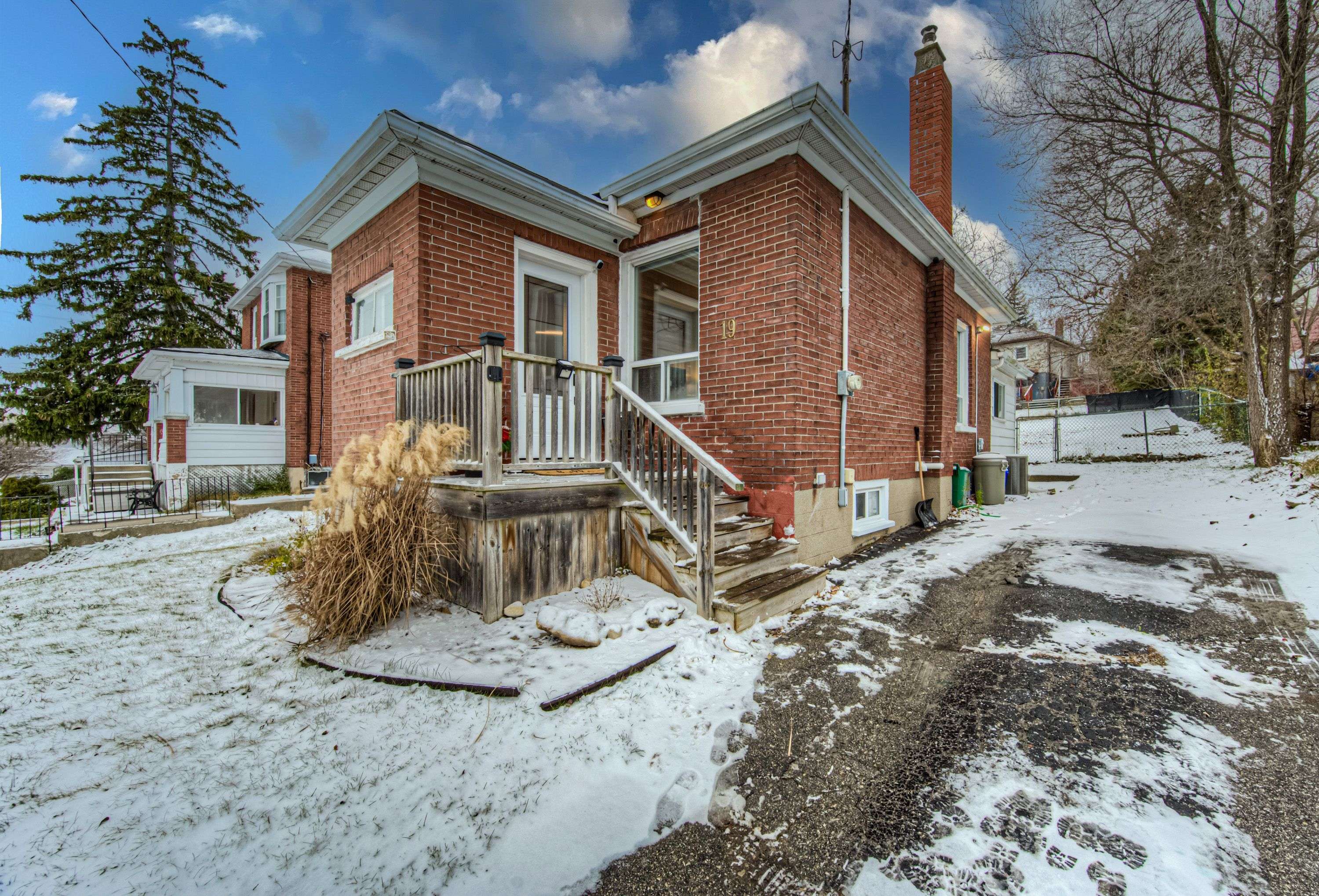 Cambridge, ON N1R 1B4,19 Paisley HTS