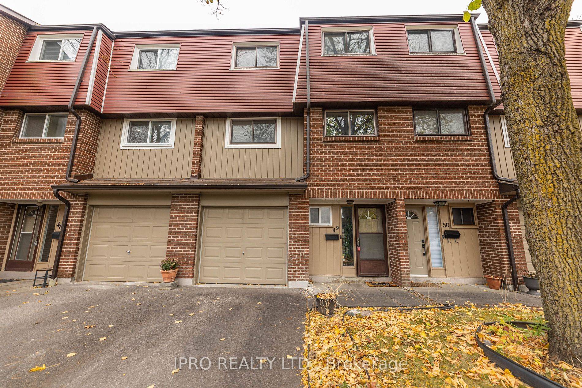 Pickering, ON L1V 2Y8,1310 Fieldlight BLVD #49