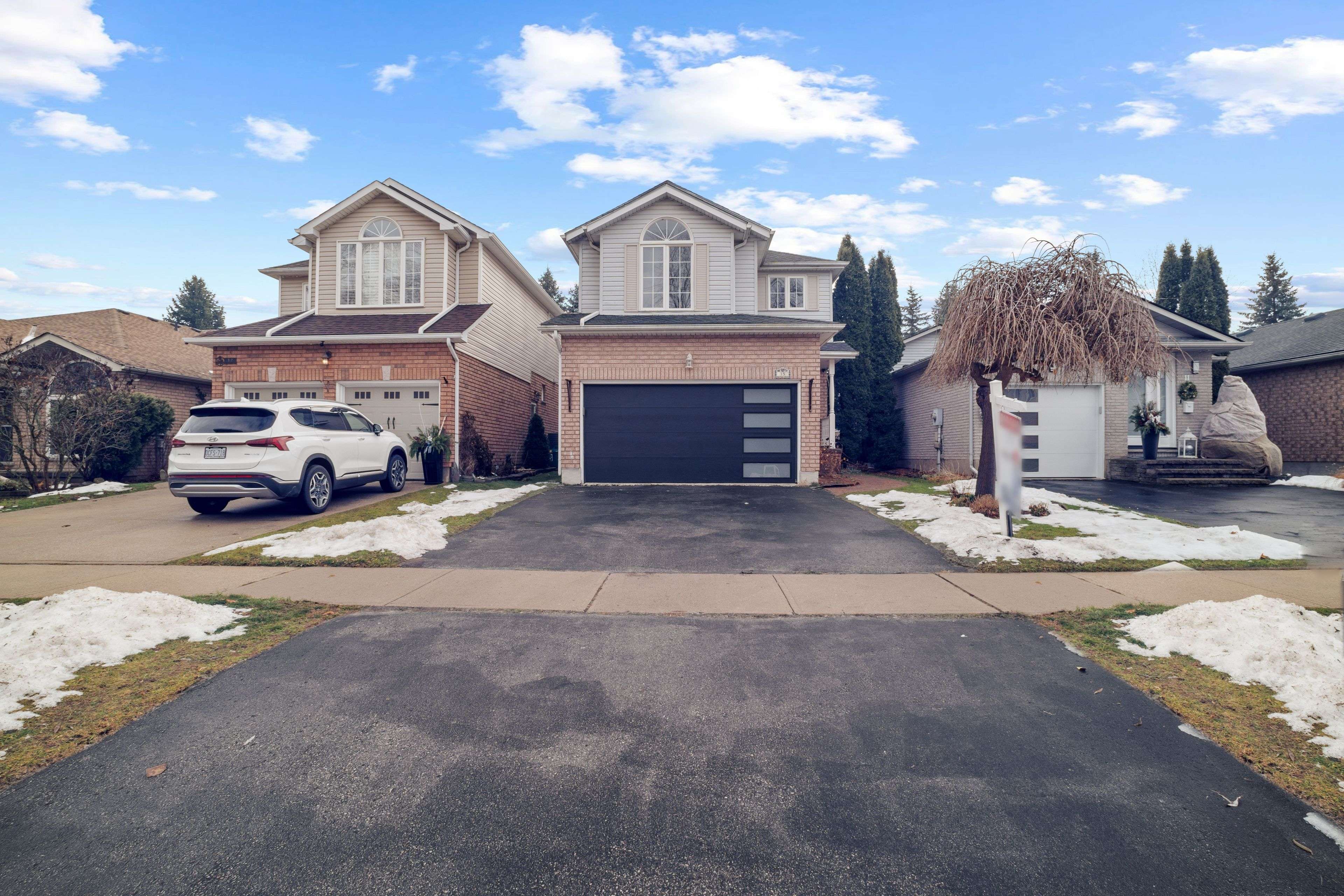 Kitchener, ON N2A 4B6,15 Briarfield ST