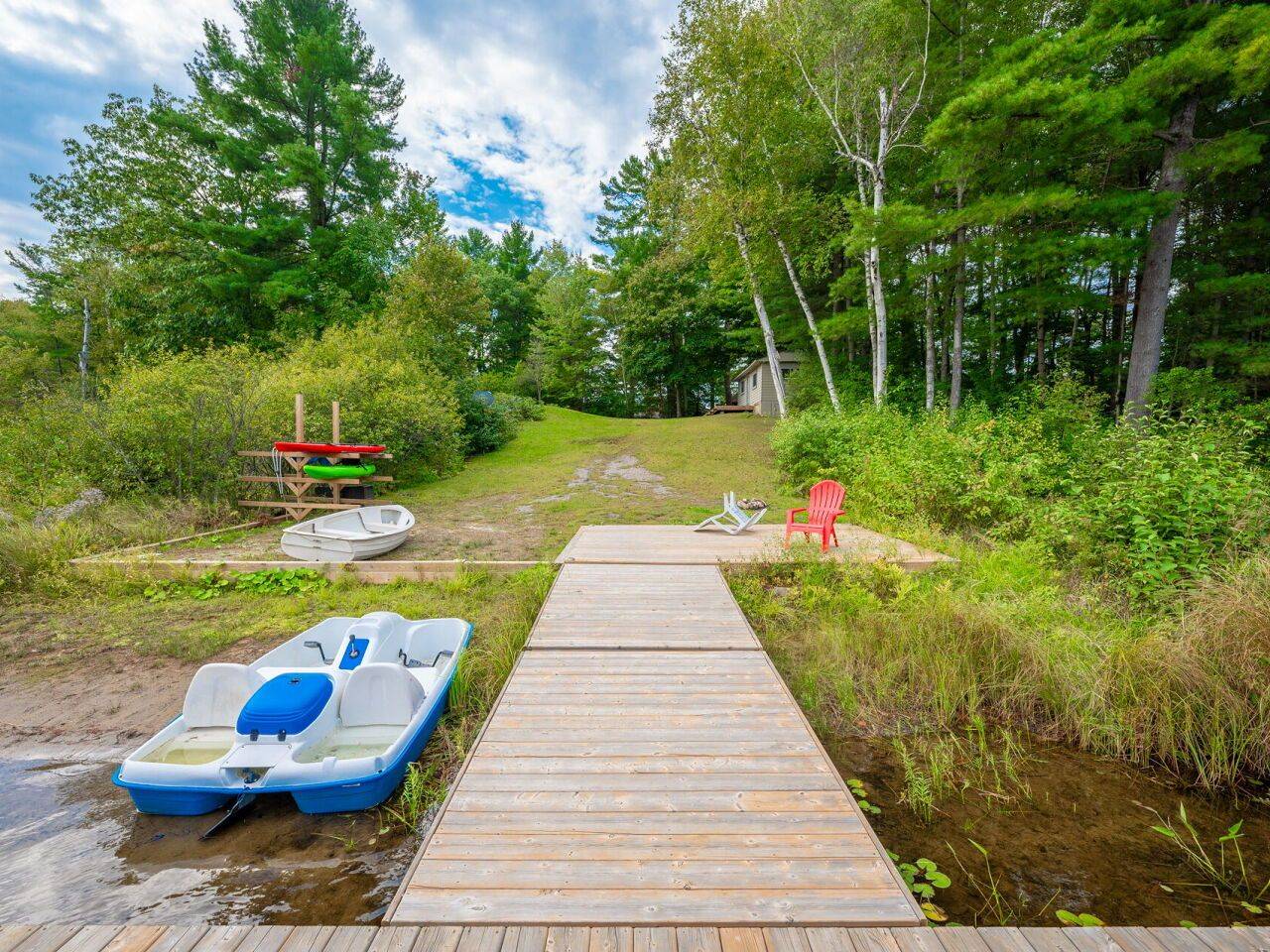 Muskoka Lakes, ON P0B 1J0,1006 Youngs DR