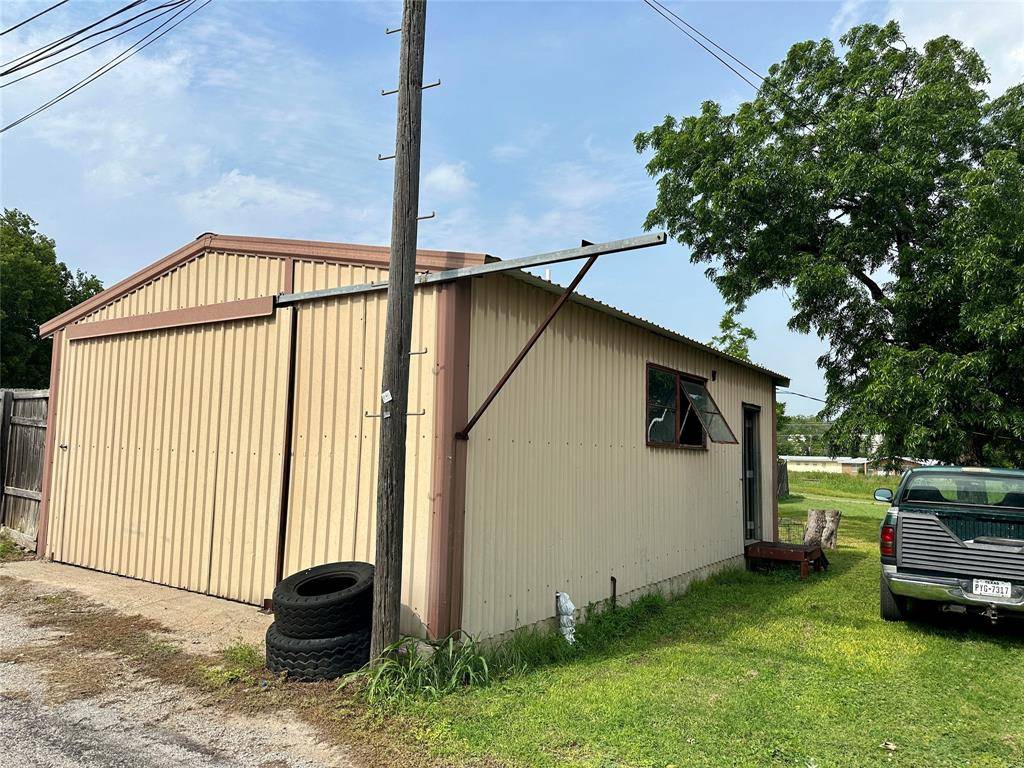 Goldthwaite, TX 76844,901 NW Front Street