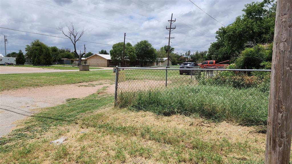 Haskell, TX 79521,606 S Avenue Avenue Avenue E #606