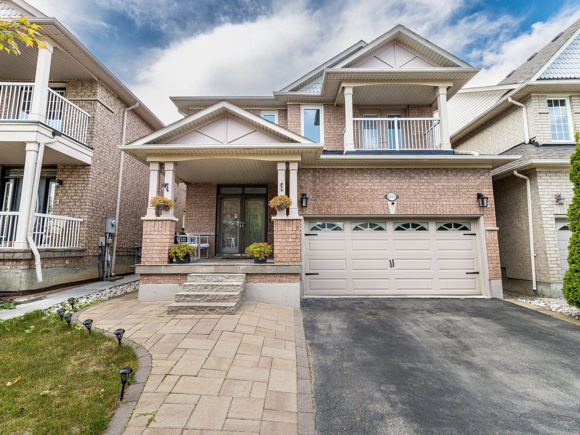 Milton, ON L9T 6W6,1051 McClenahan CRES