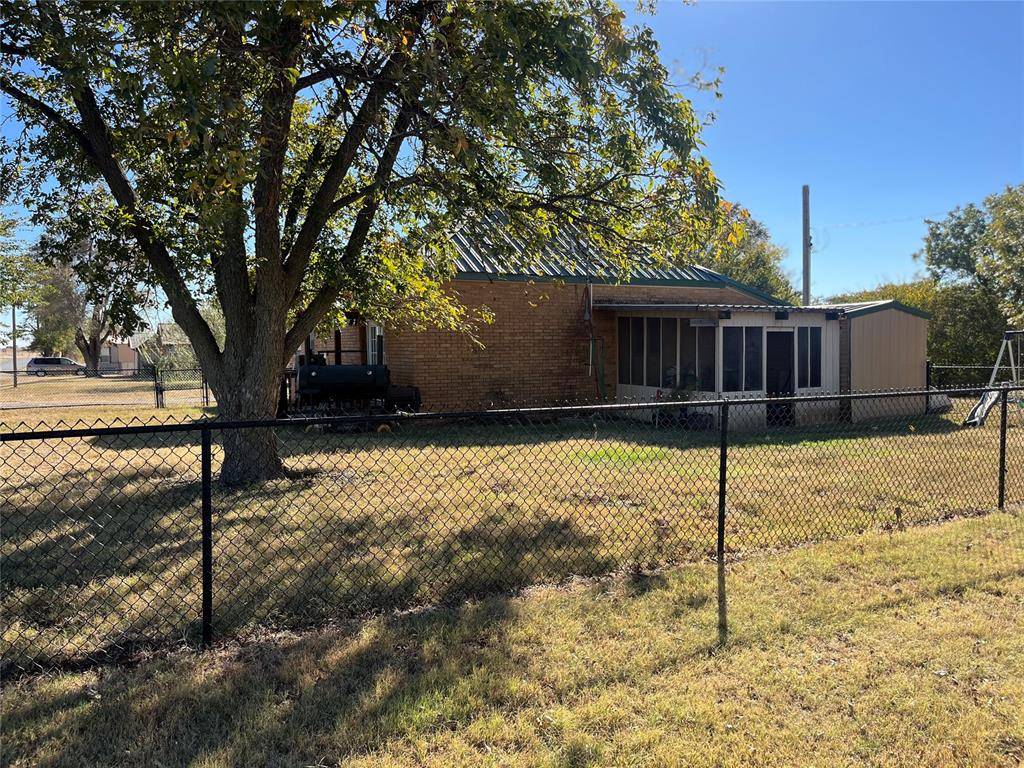 Butler, OK 73625,321 N Wachholtz Avenue