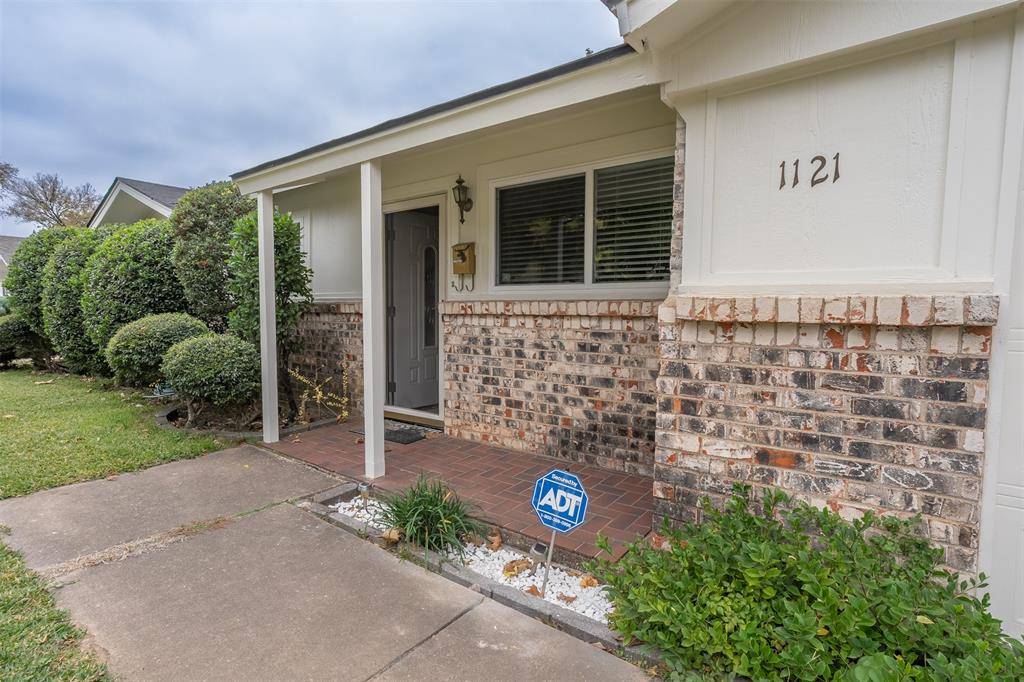 Bedford, TX 76022,1121 Belle Street