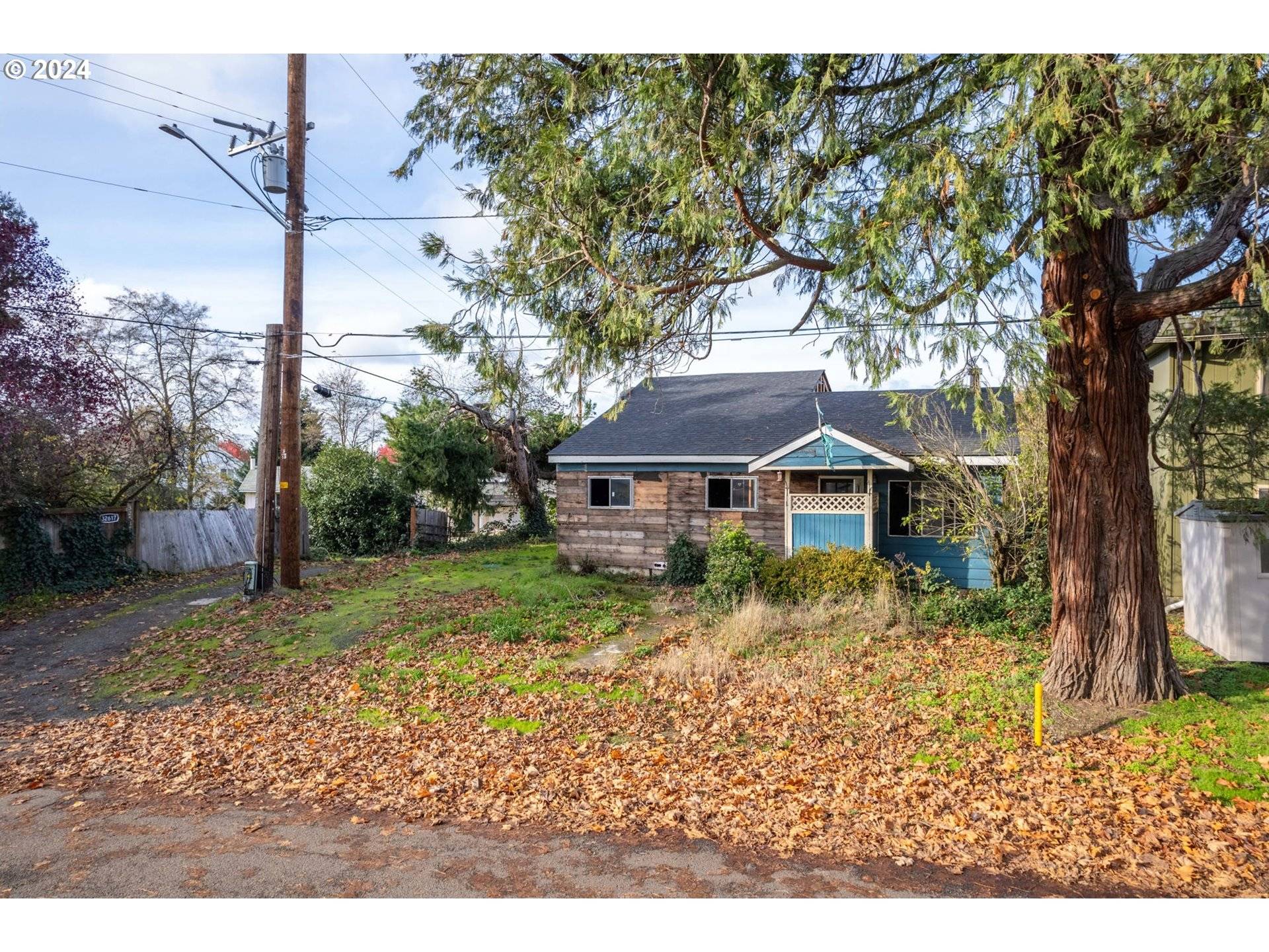 Eugene, OR 97408,32633 W MCKENZIE ST