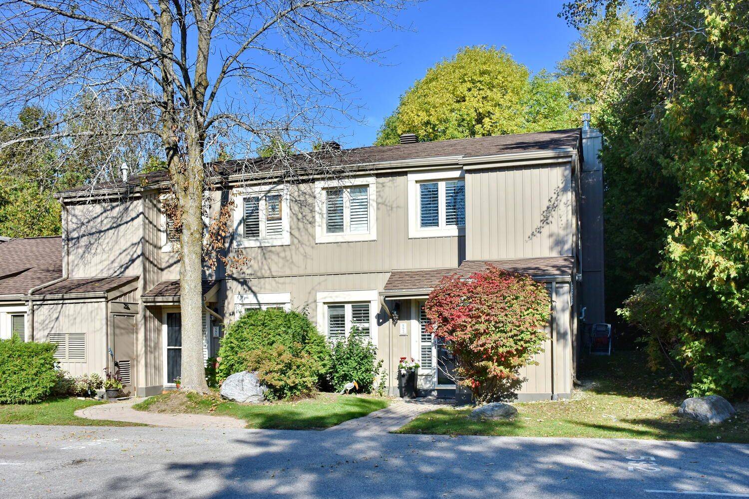 Collingwood, ON L9Y 5B4,592 OXBOW CRES