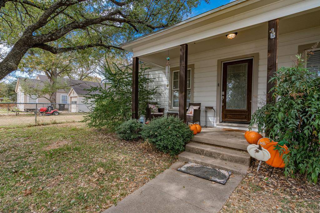 Cleburne, TX 76033,602 W 2nd Street