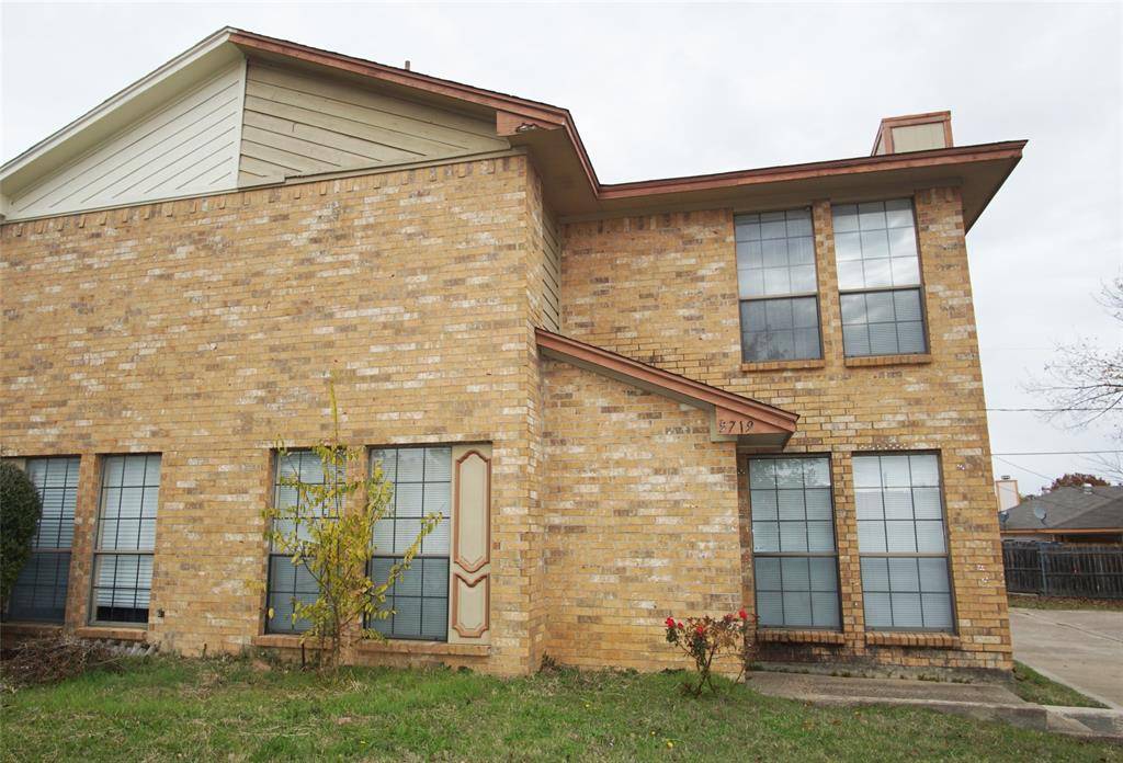 Arlington, TX 76017,5719 Red Cactus Court