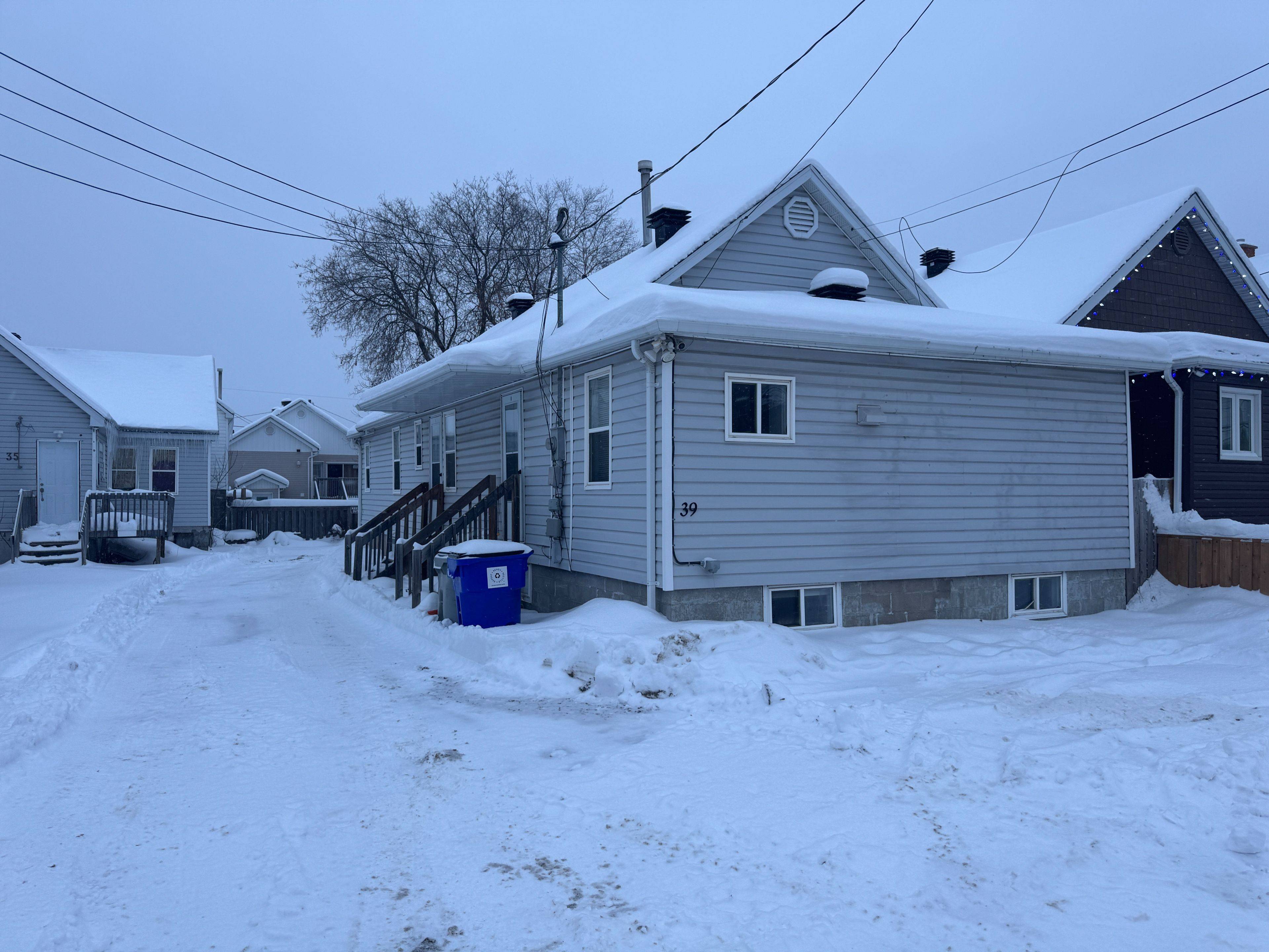 Timmins, ON P4N 6B3,39 Maple ST N