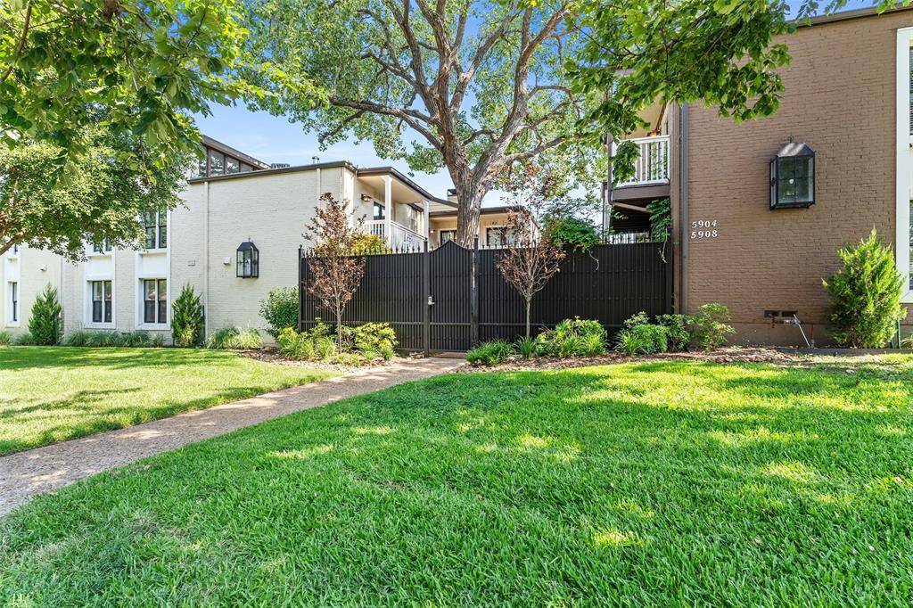 Dallas, TX 75206,5904 Sandhurst Lane #147