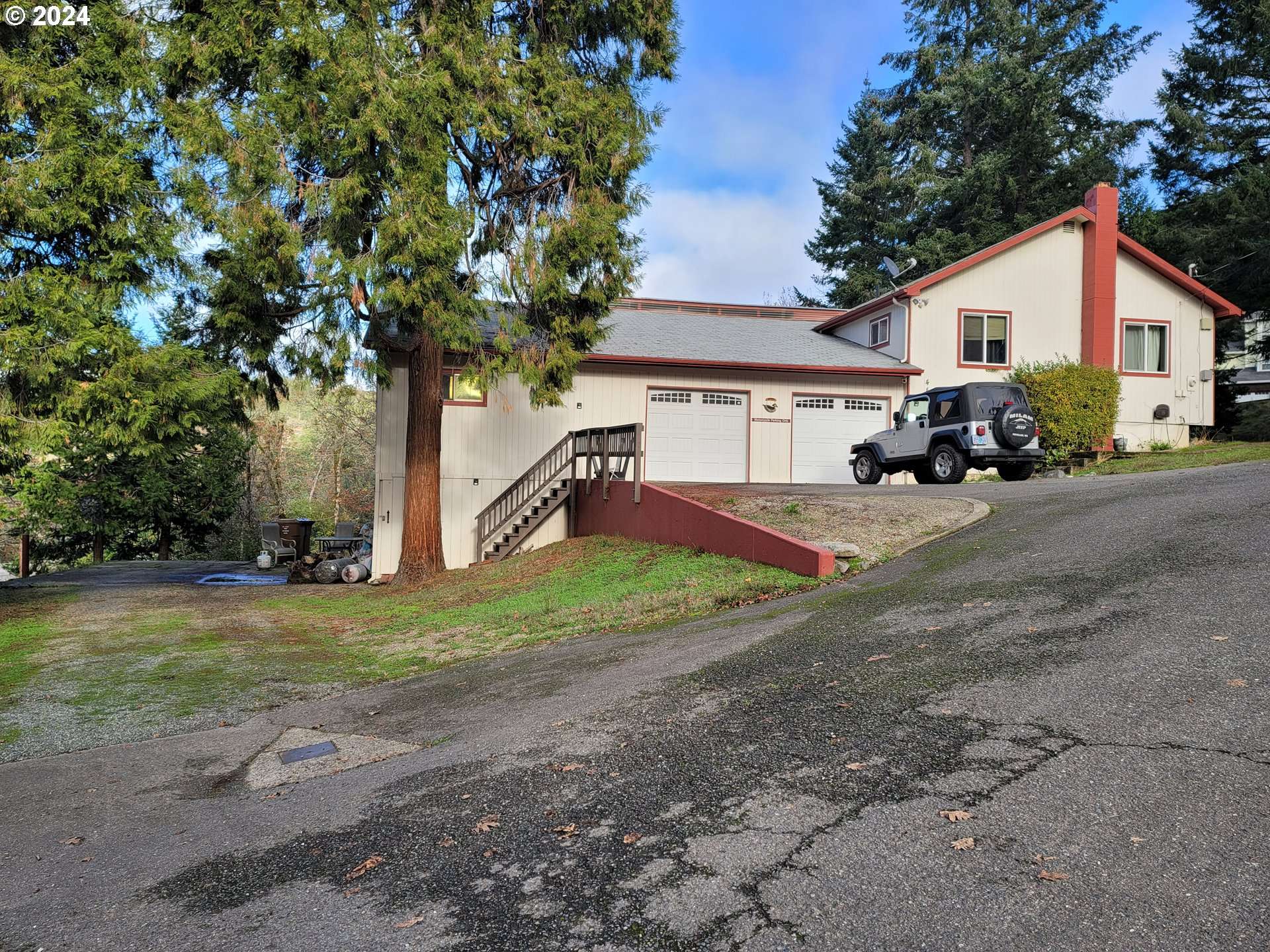 Myrtle Creek, OR 97457,442 LESLIE LN