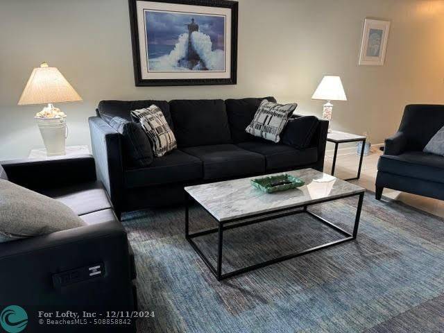 Fort Lauderdale, FL 33308,2161 NE 68th St  #330