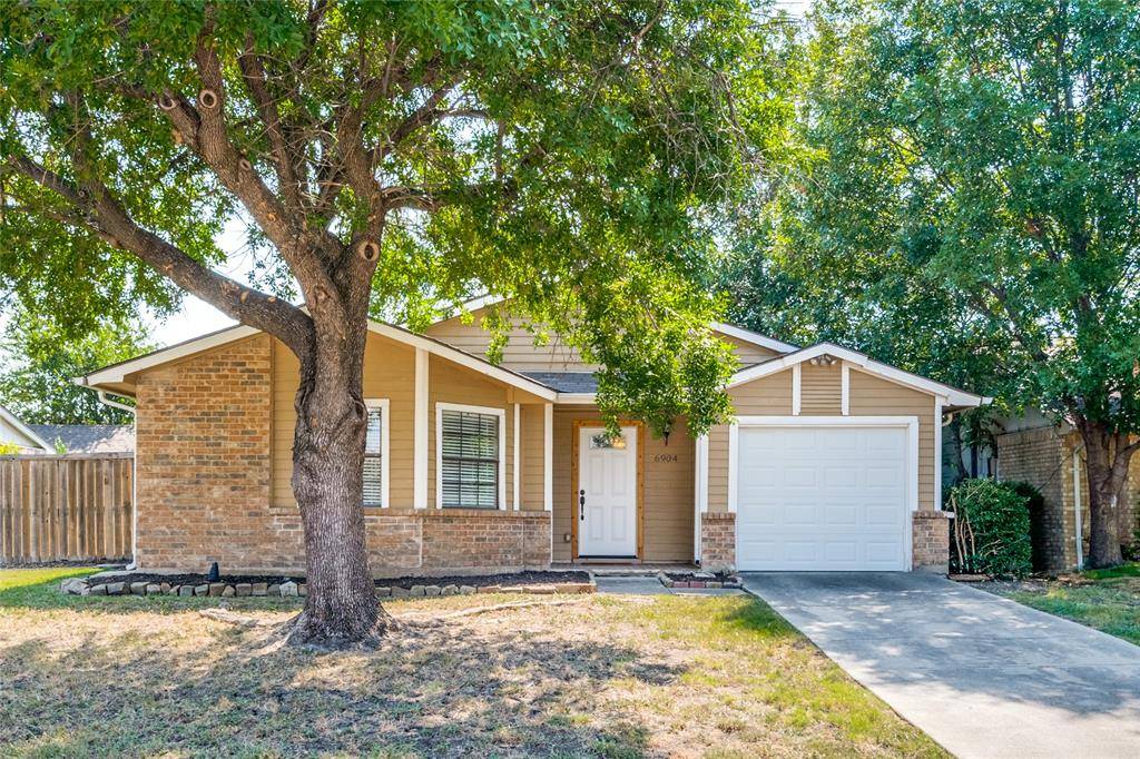 The Colony, TX 75056,6904 Elliot Court