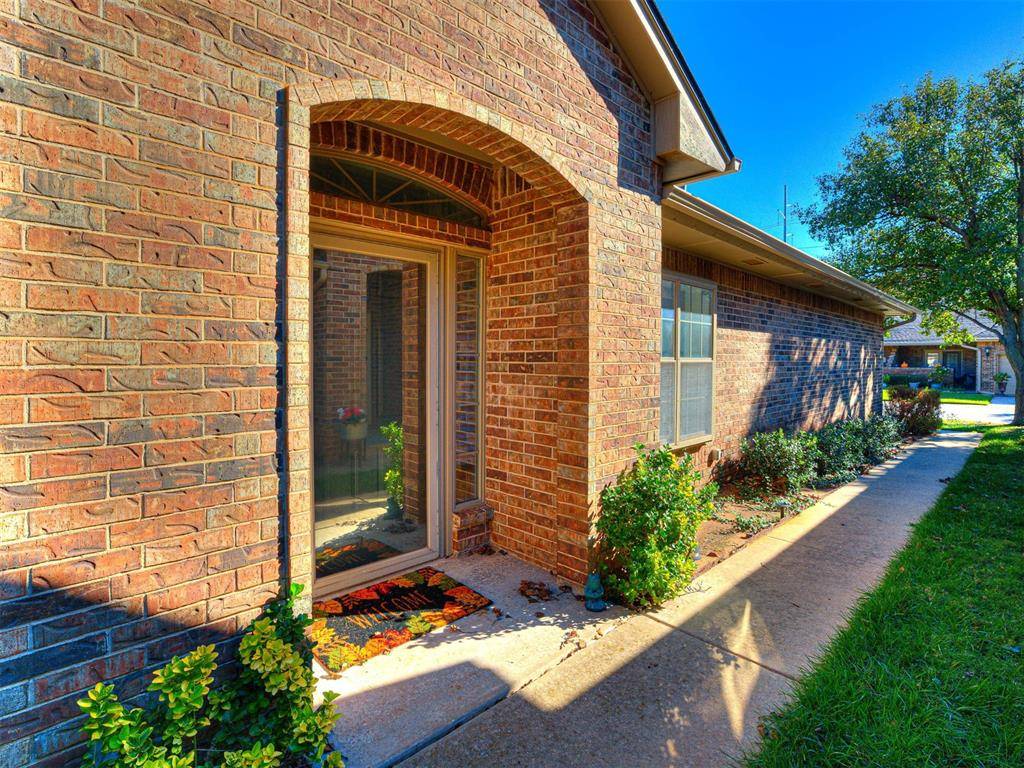 Edmond, OK 73013,1921 NW 157th Street