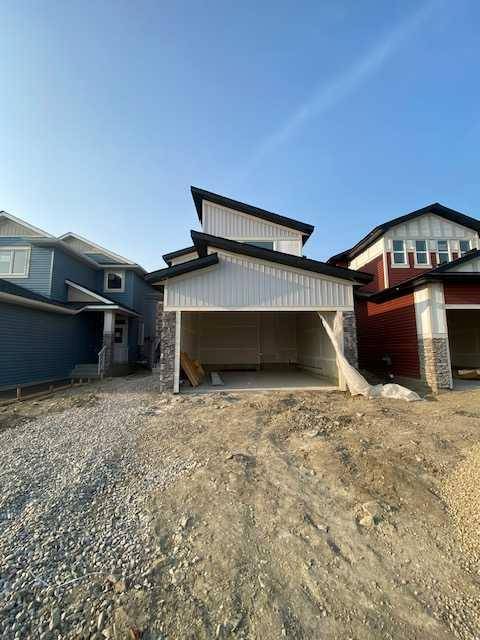 Crossfield, AB T0M0S0,1045 Iron Landing WAY N