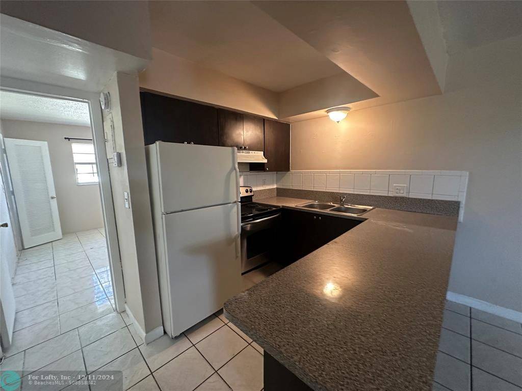 Pompano Beach, FL 33060,741 SW 9th St  #212