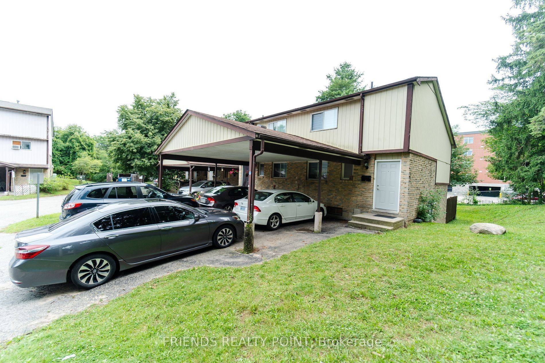 Waterloo, ON N2L 2X2,80 Churchill ST #22