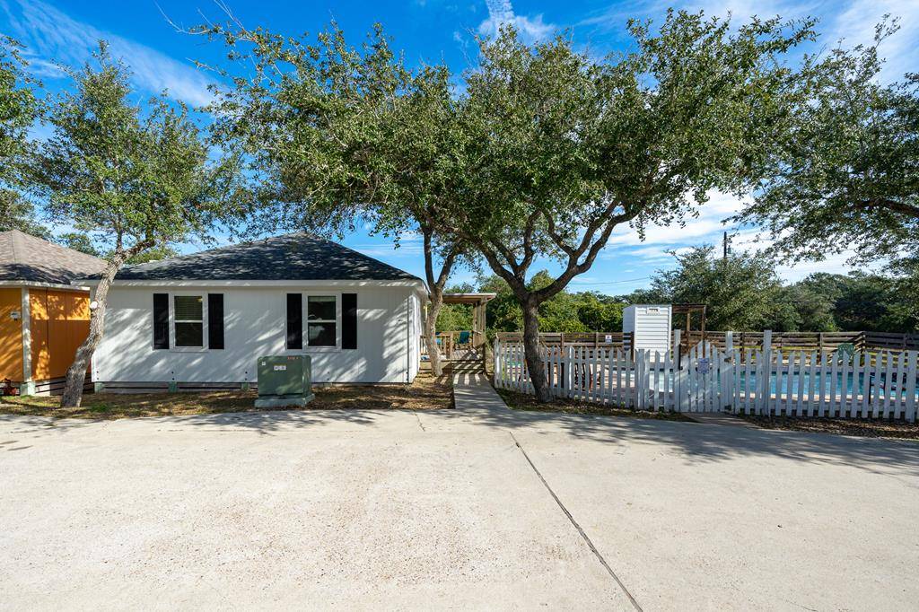 Rockport, TX 78382,5481 HWY 35 N #14