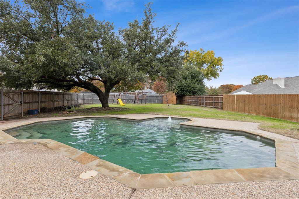 Azle, TX 76020,325 Leeward Circle