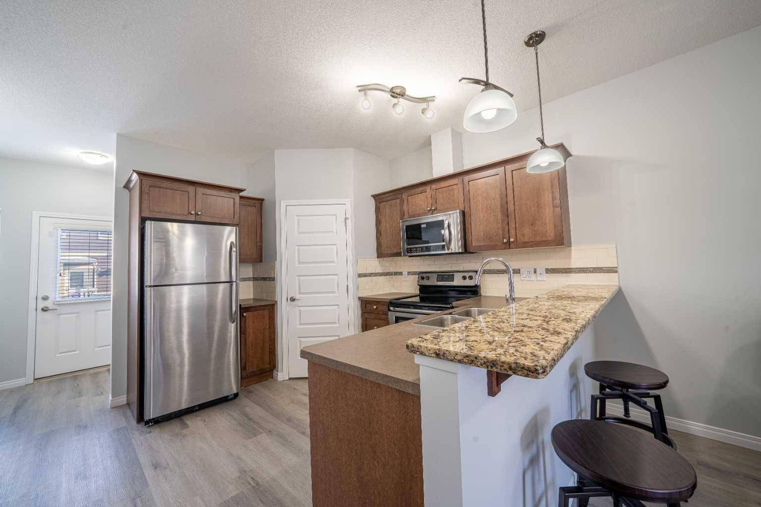 Airdrie, AB T4B 0W7,1001 8 ST NW #4002