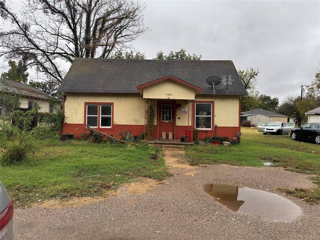 Maysville, OK 73057,709 4th Street