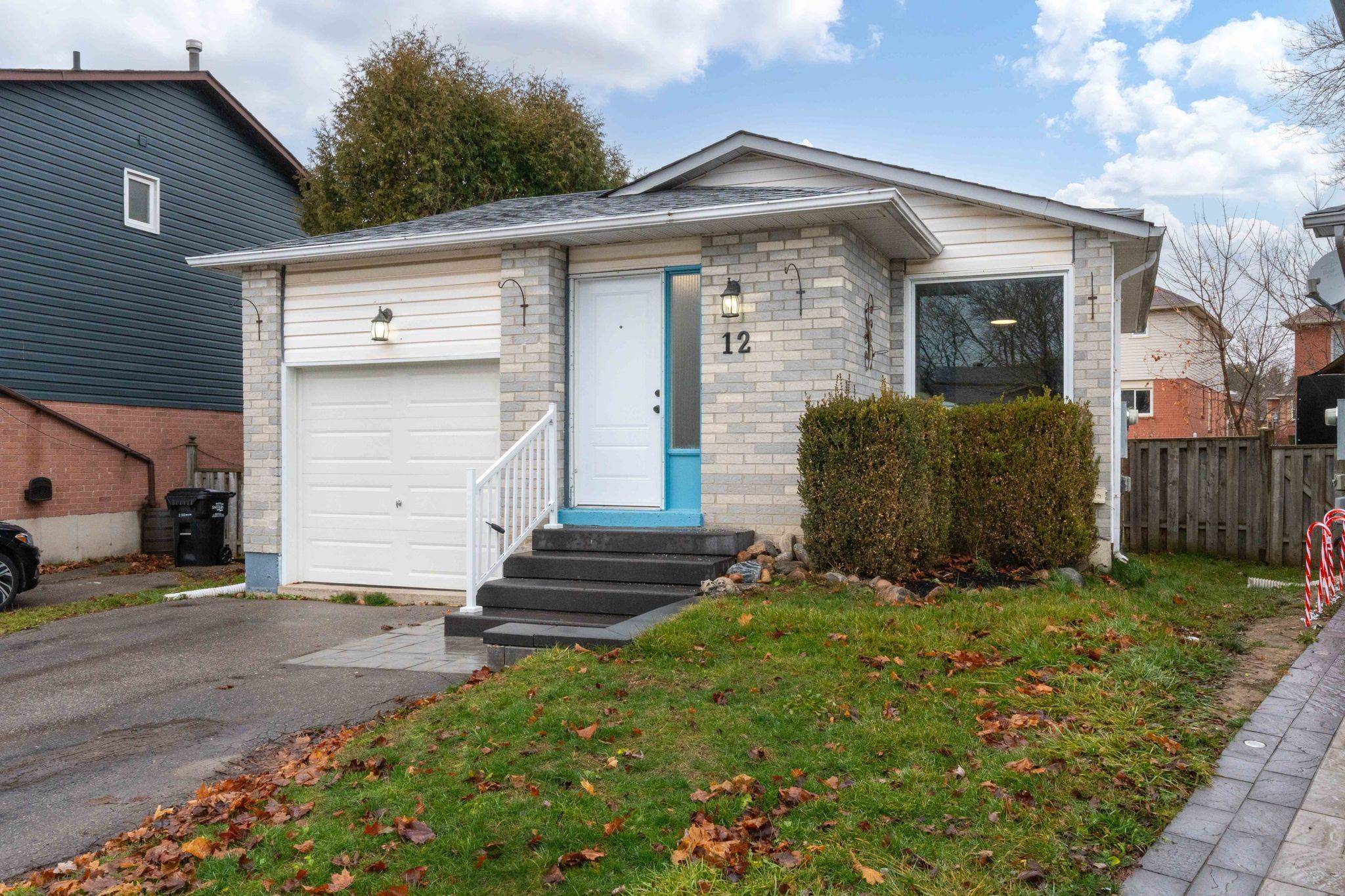 Bradford West Gwillimbury, ON L3Z 2J2,12 Hudson CRES