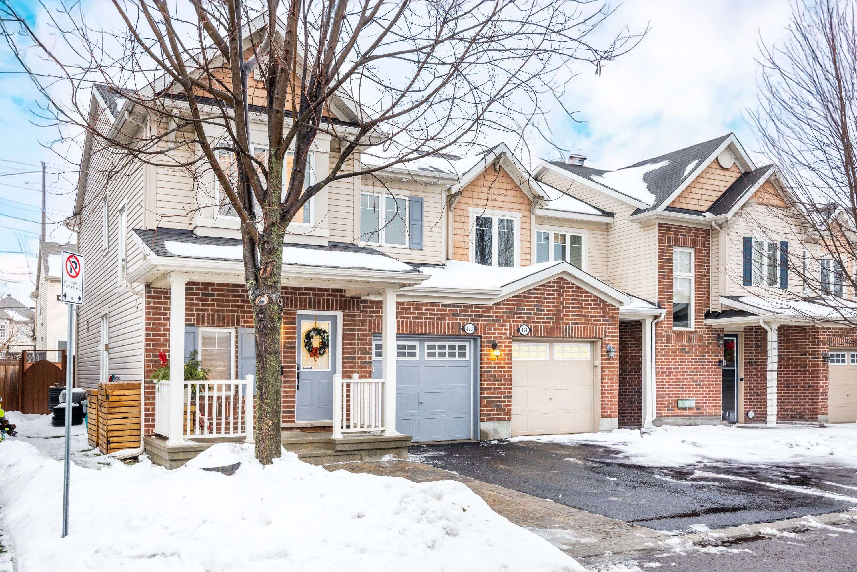 Stittsville - Munster - Richmond, ON K2S 0M6,433 Vendevale AVE