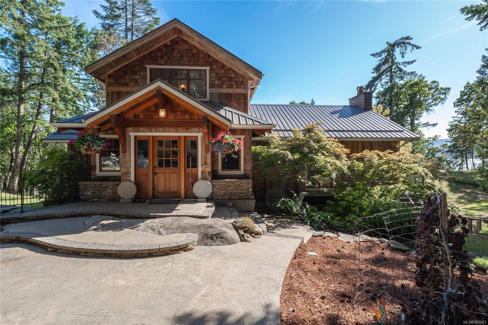 Gabriola Island, BC V0R 1X2,225 Sea Meadow Dr