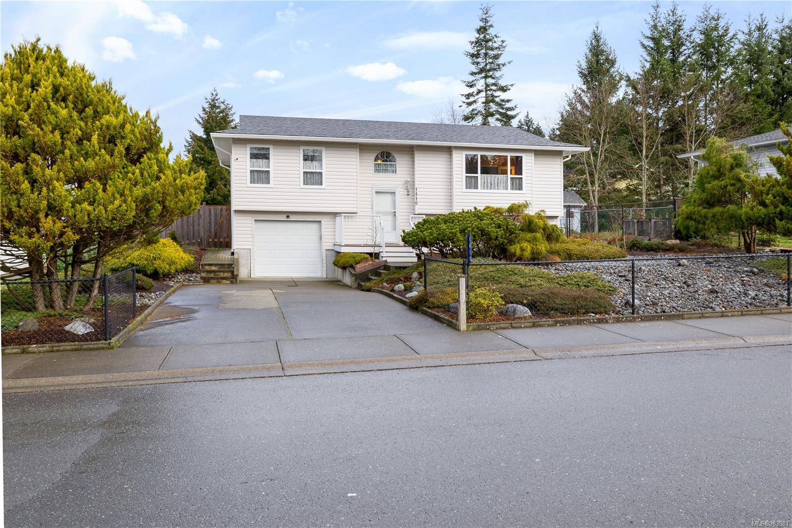 Comox, BC V9M 3C3,1410 Canso Ave