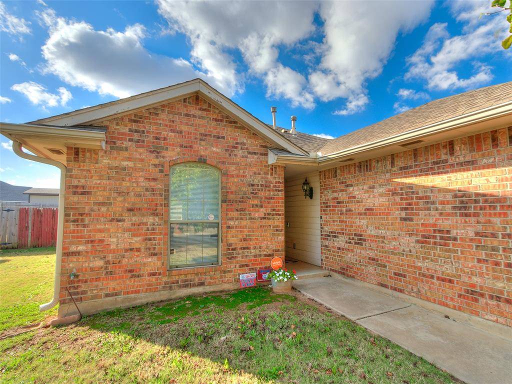 Moore, OK 73160,312 SW 40th Street