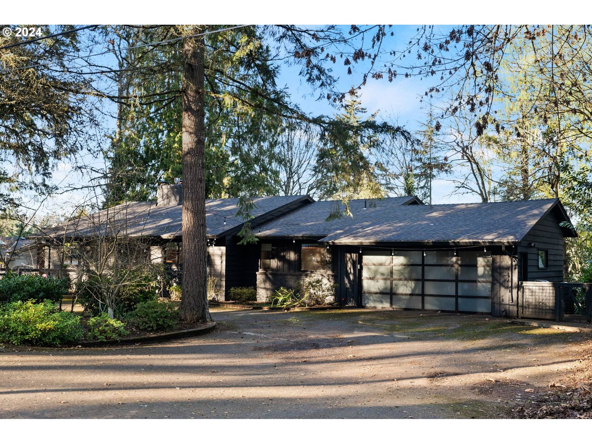 Lake Oswego, OR 97034,1525 MAPLE ST