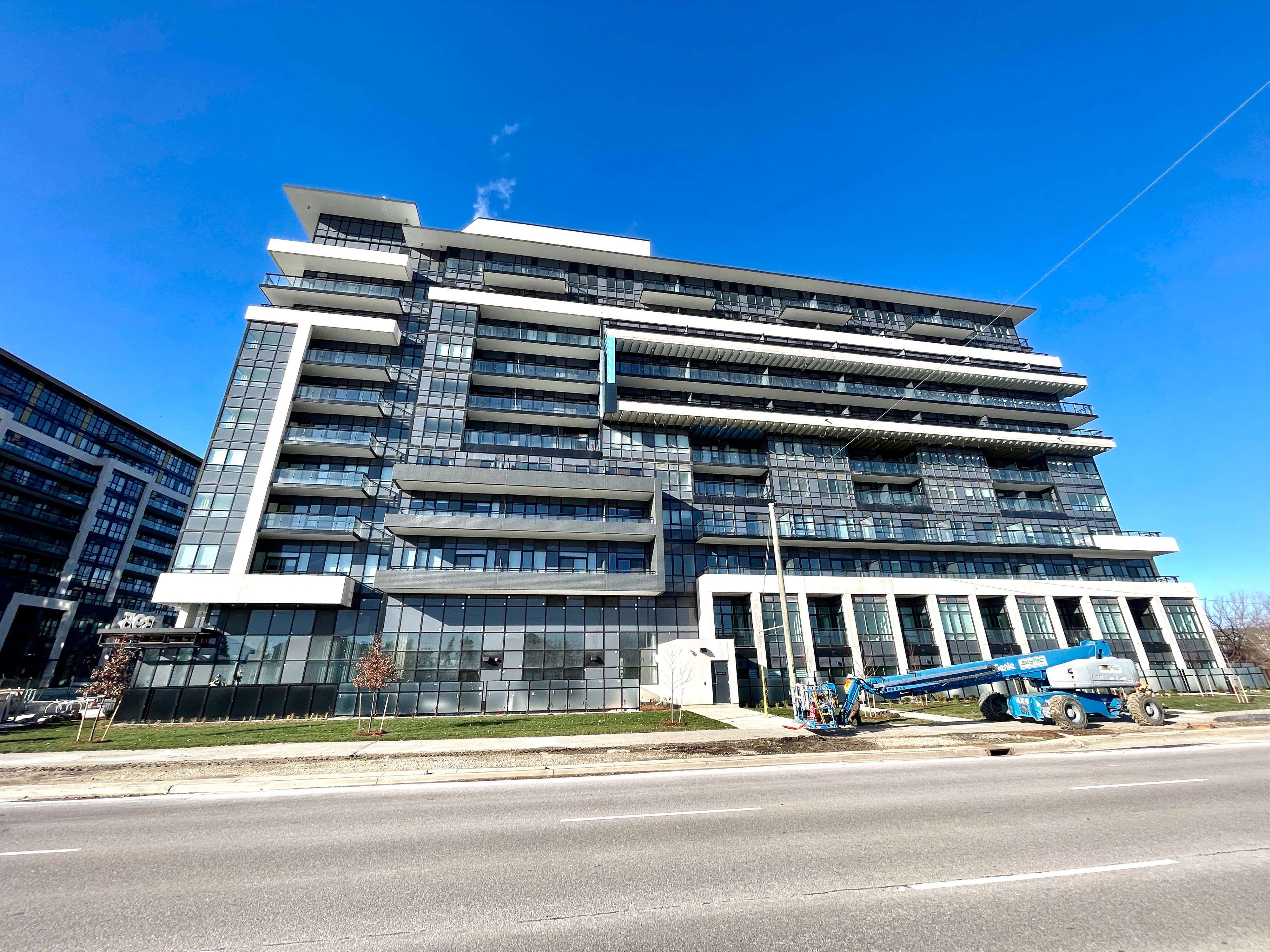 Oakville, ON L6M 4M2,395 Dundas ST W #806