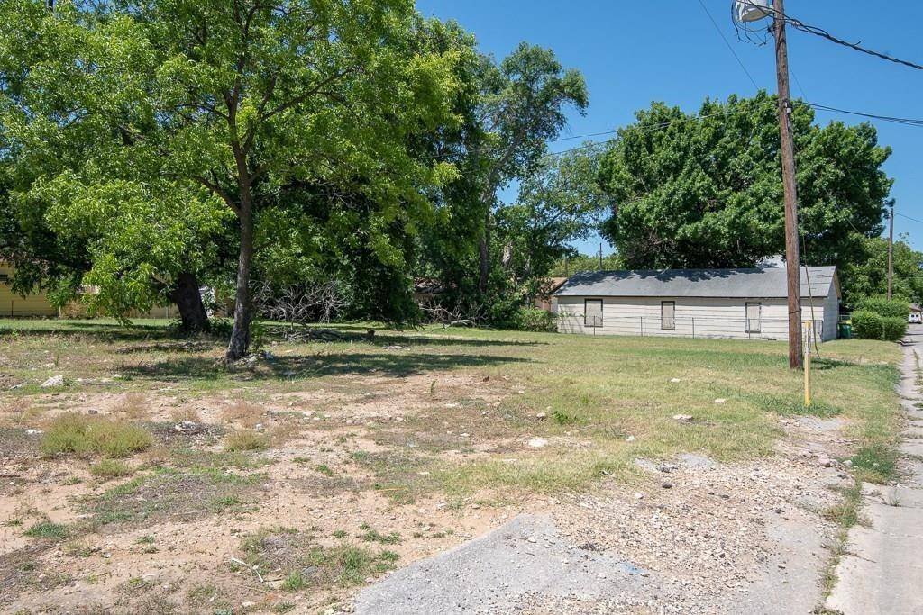 Gainesville, TX 76240,917 N Grand Avenue