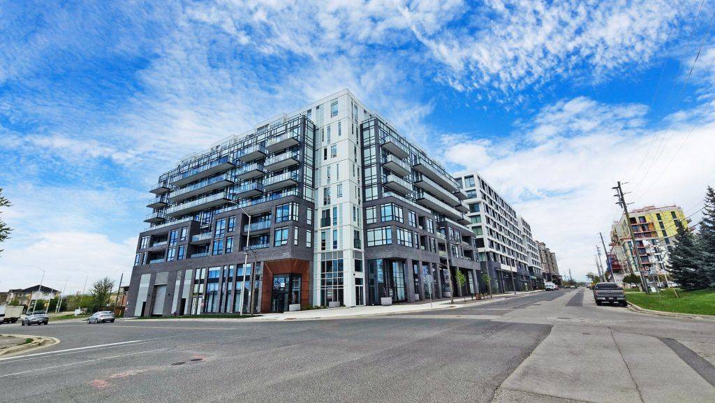 Oakville, ON L6M 4J3,3005 Pine Glen RD #302