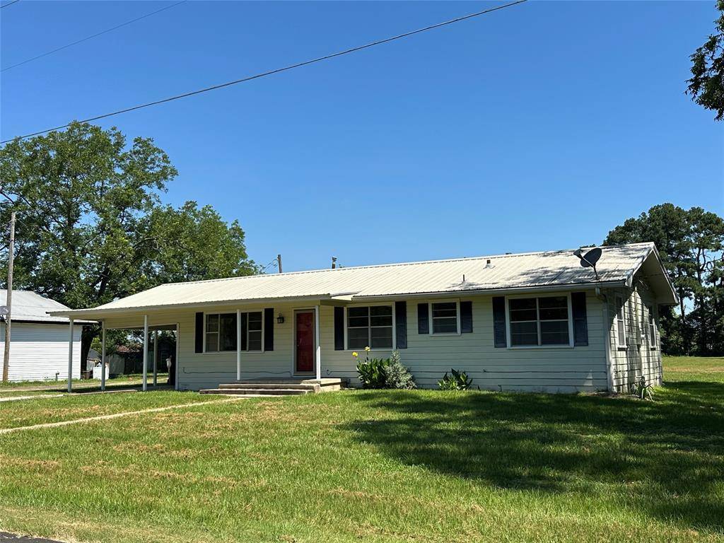 Bogata, TX 75417,711 Clarksville Road