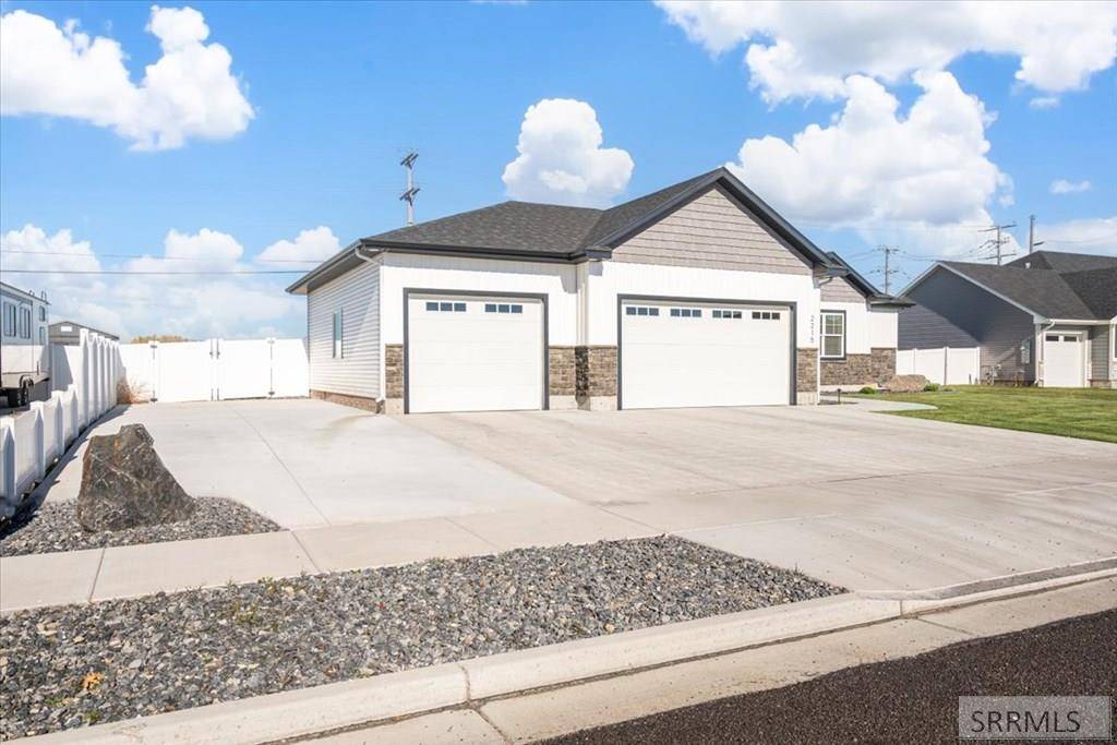 Idaho Falls, ID 83404,2215 Pointe Hunter Ln