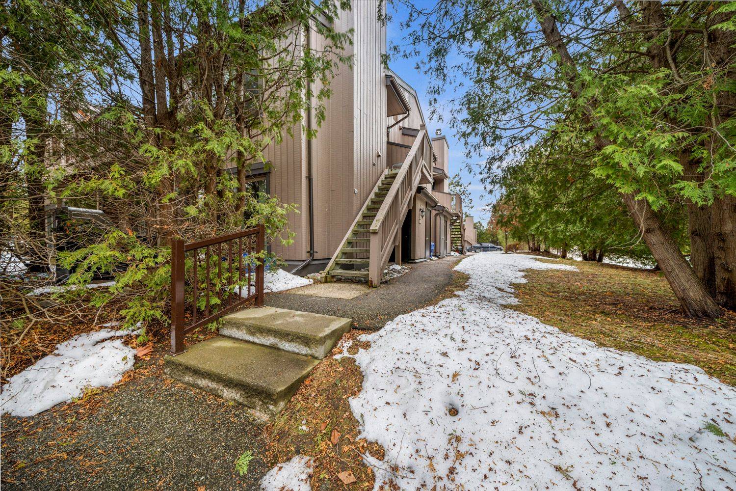 Collingwood, ON L9Y 5B4,27 Dawson DR #125