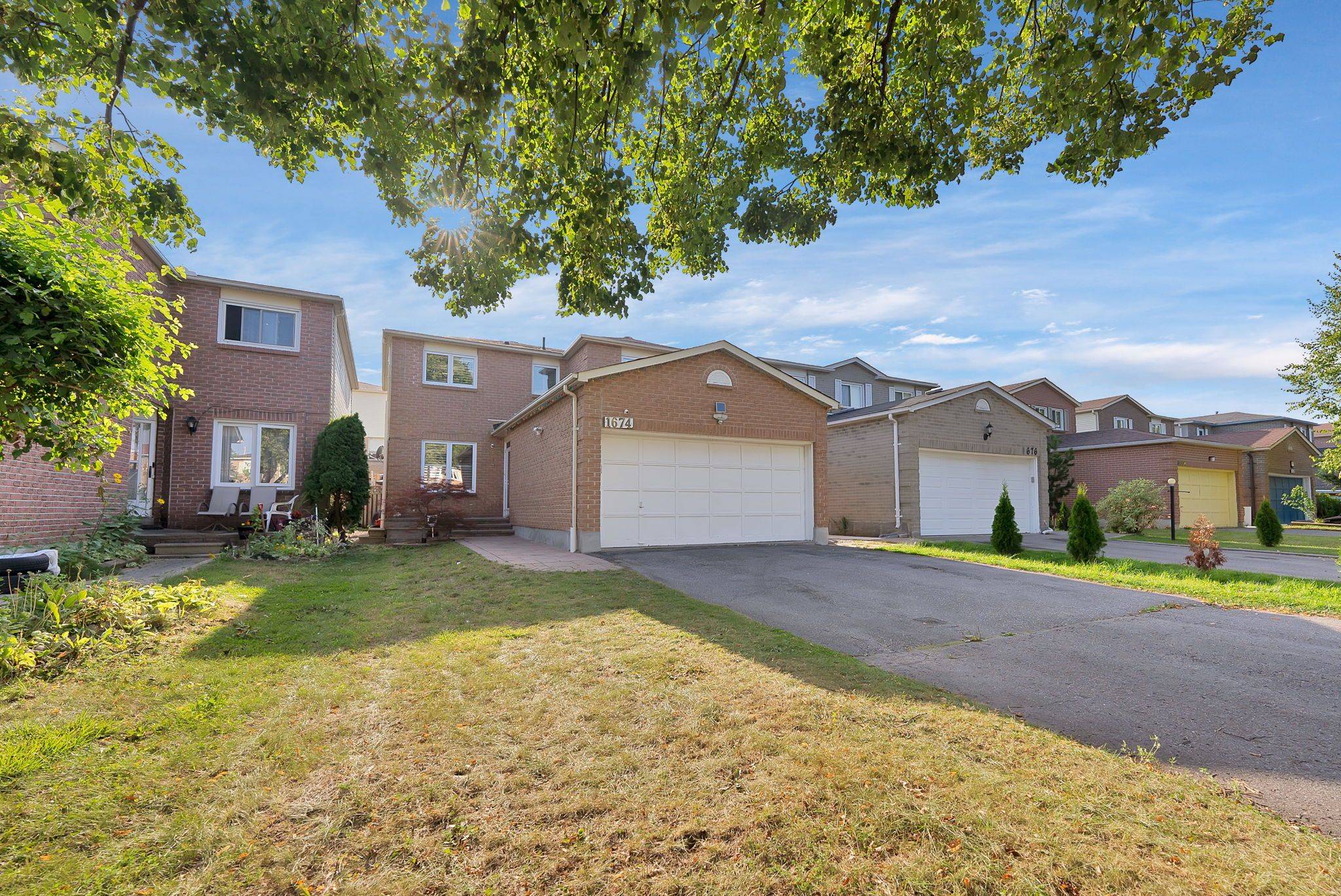 Pickering, ON L1X 1X5,1674 Beaton WAY