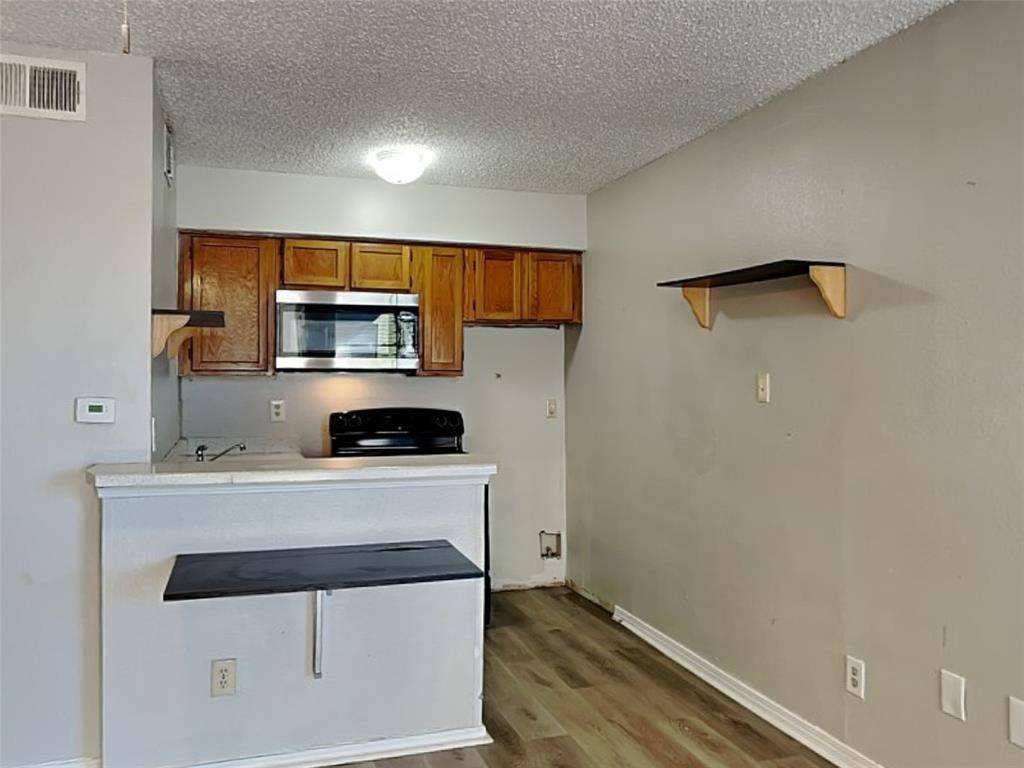 Dallas, TX 75243,9833 Walnut Street #301