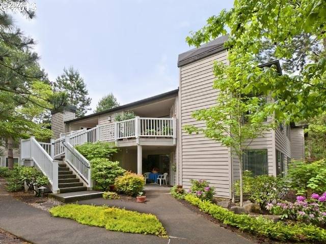 Lake Oswego, OR 97034,5062 FOOTHILLS DR #A