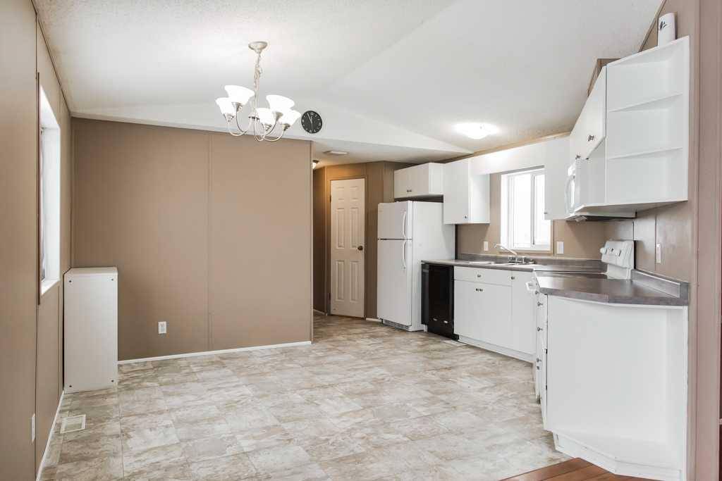 Clairmont, AB T8X 5E3,9715 108A AVE