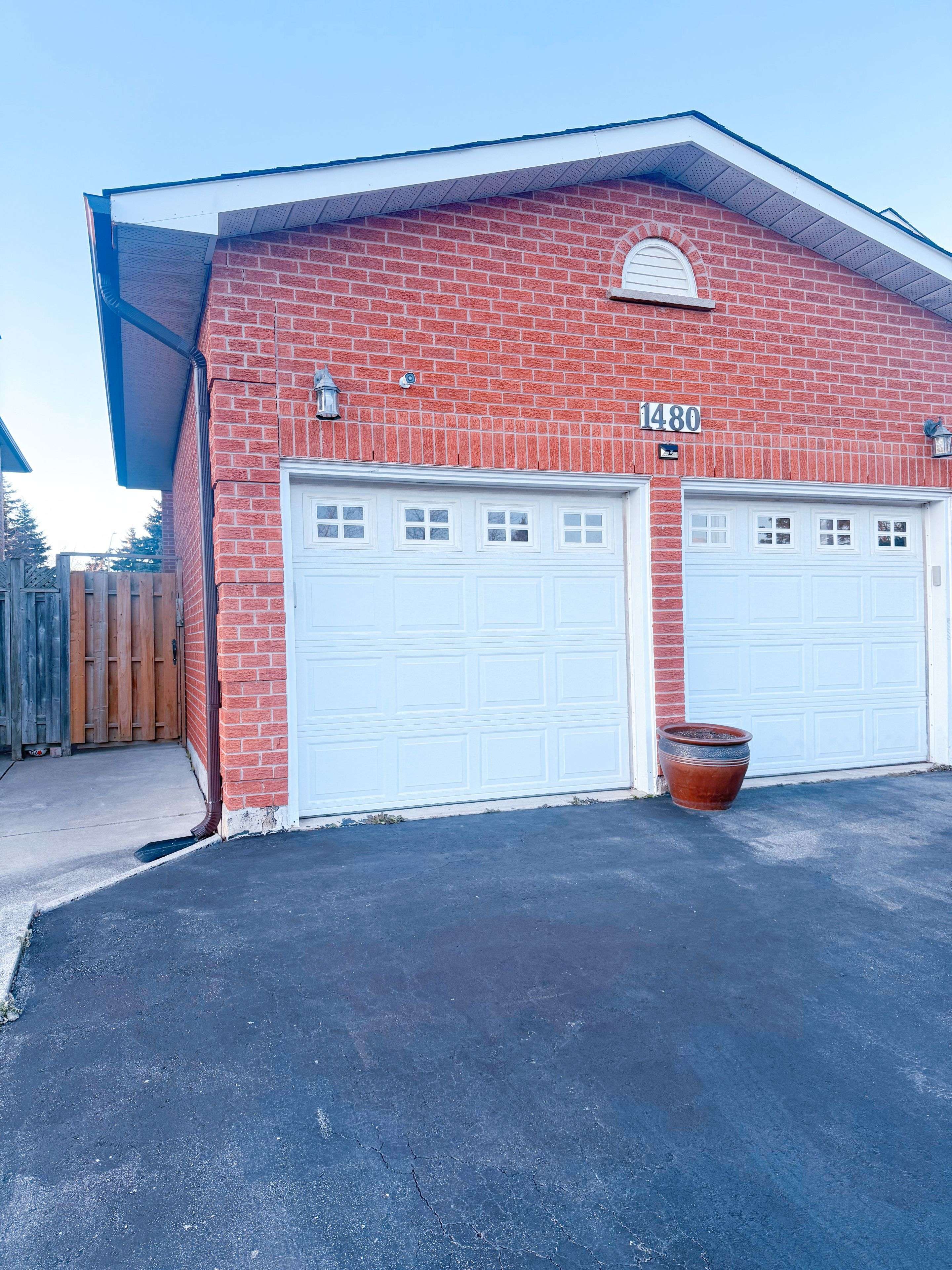 Oakville, ON L6J 6W9,1480 Clearview DR