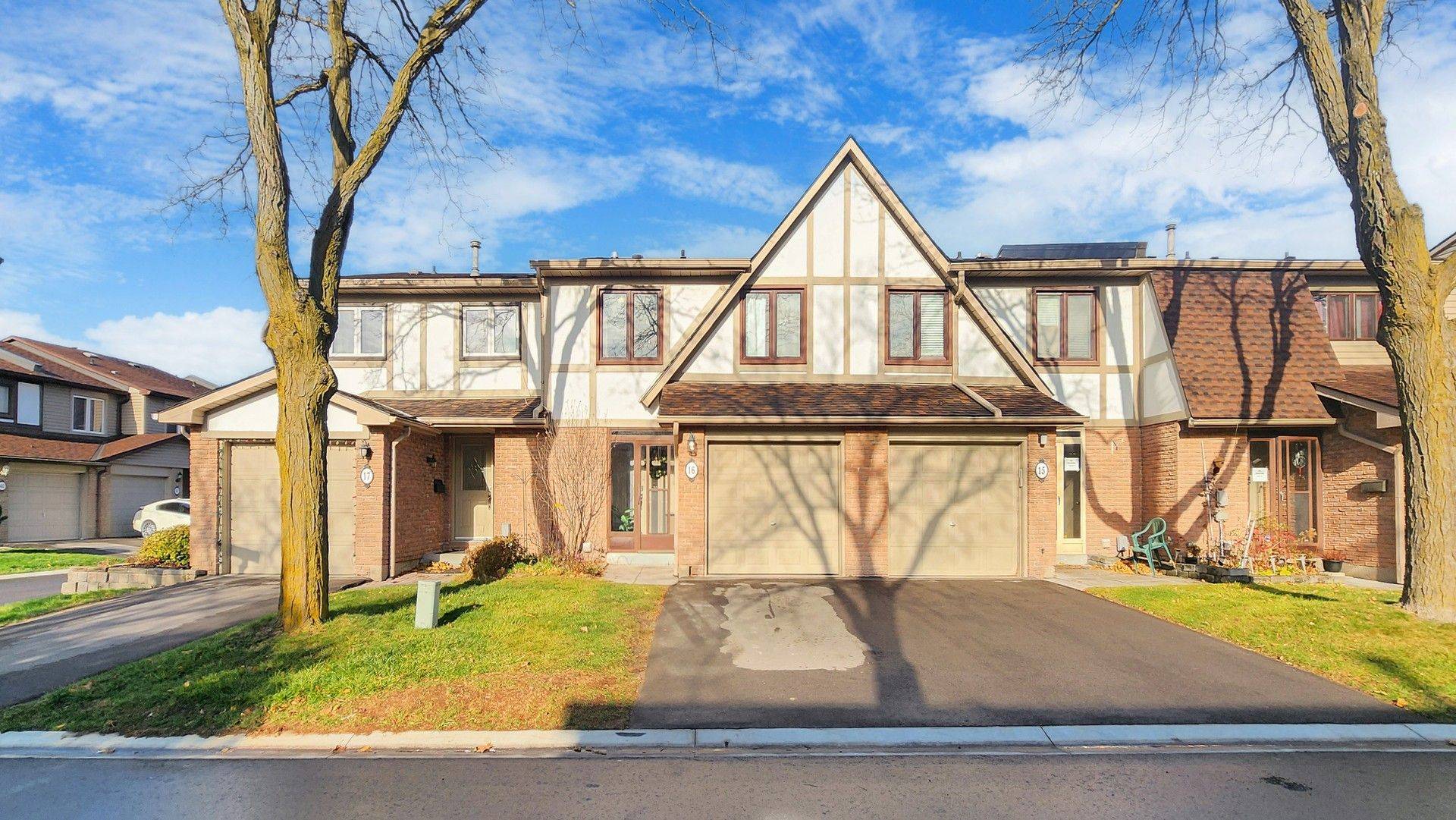Brampton, ON L6S 2E4,16 Gatwick LN