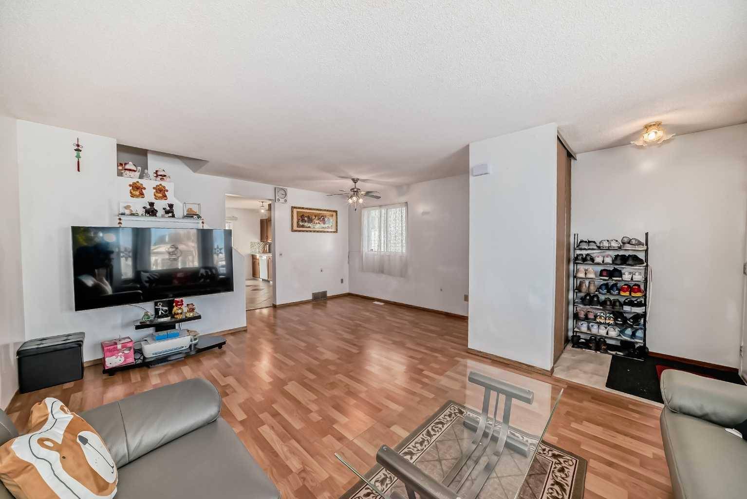 Calgary, AB T2K6J2,78 Hunterhorn CRES NE