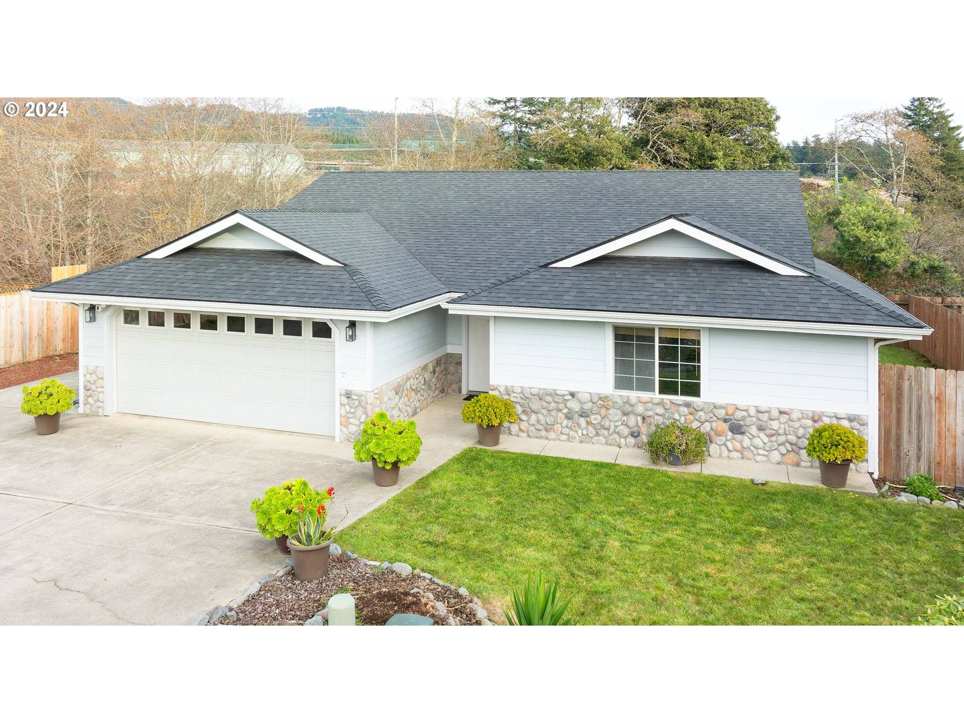 Brookings, OR 97415,17239 LUMBERVIEW RD