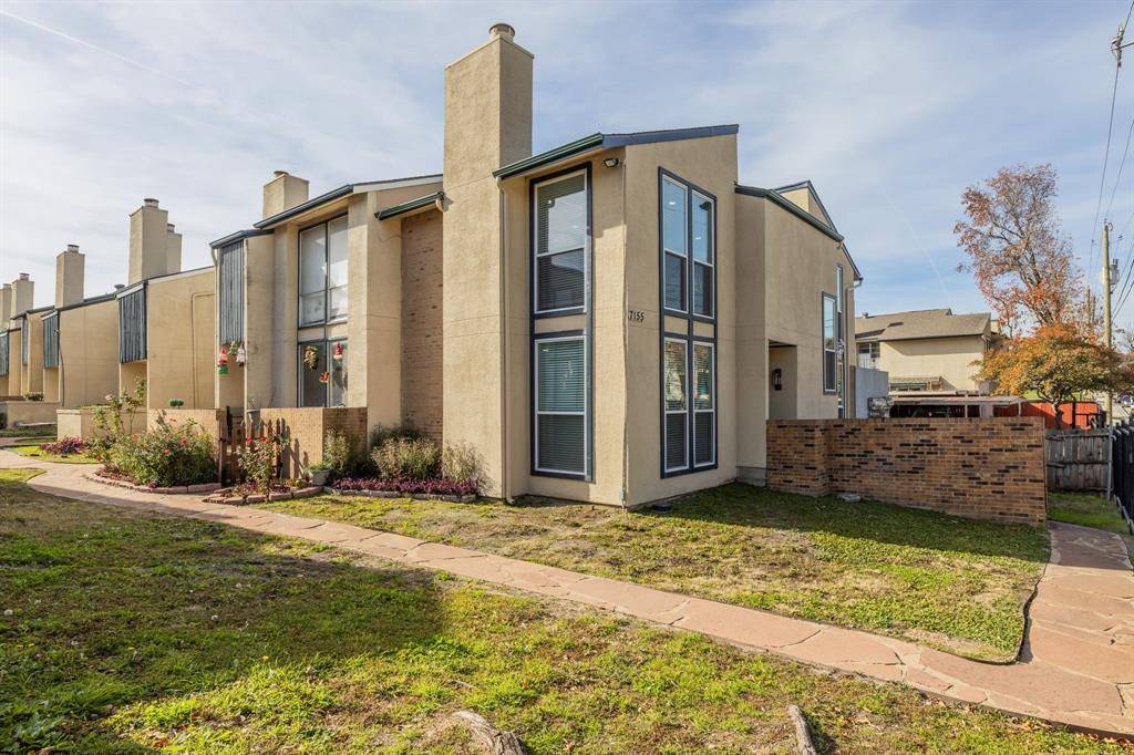 Dallas, TX 75231,7155 Fair Oaks Avenue #22