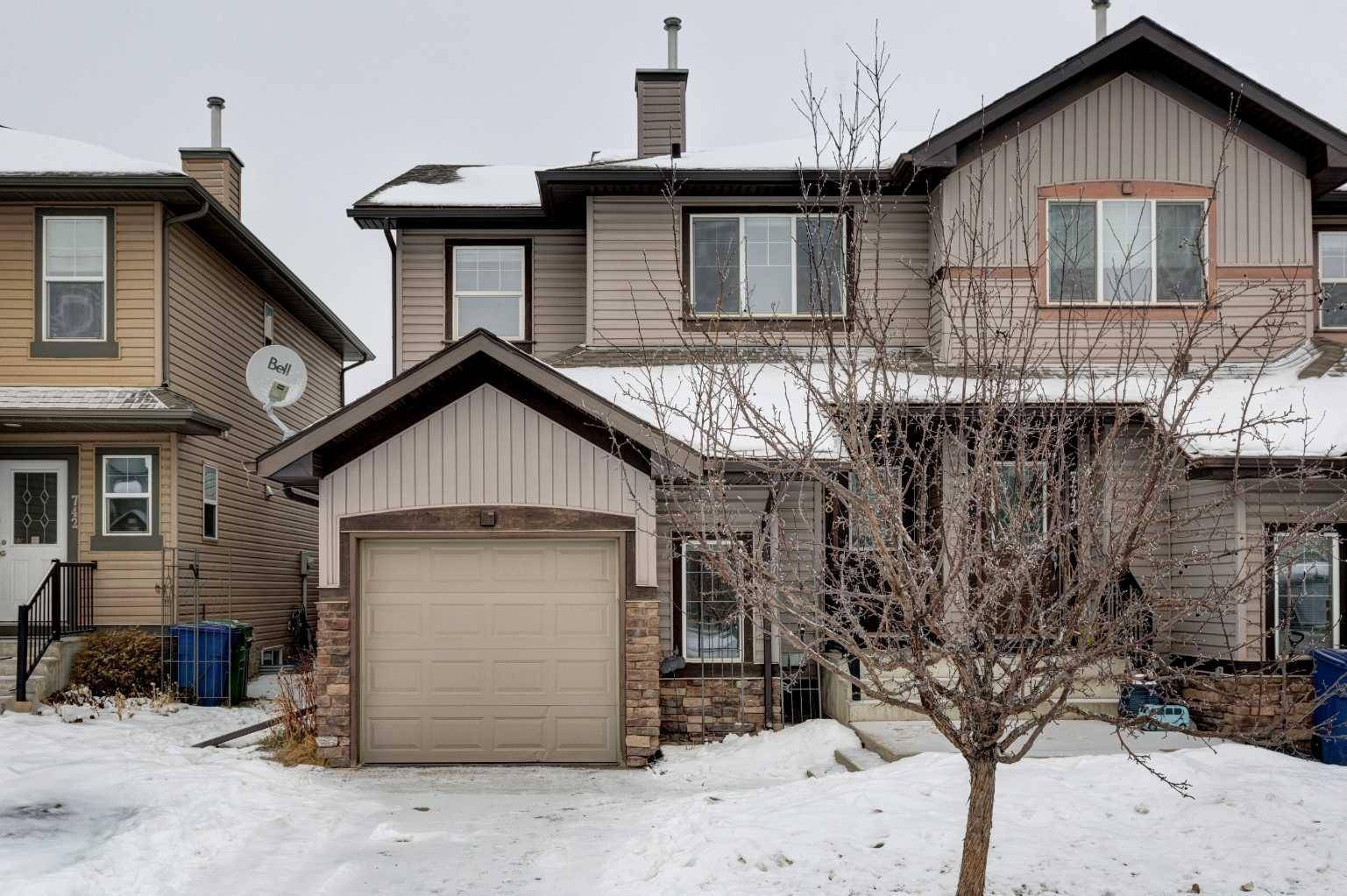 Airdrie, AB T4B 0H3,738 Luxstone Gate SW