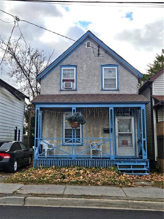 Leeds & Grenville, ON K6V 5C9,94 Perth ST